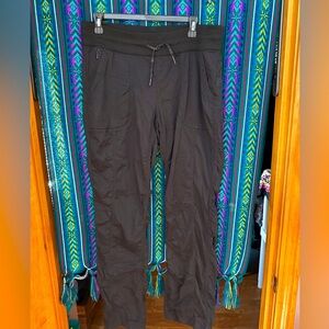 Aphrodite 2.0 Straight Slim Leg Pull-On Pants north face size large